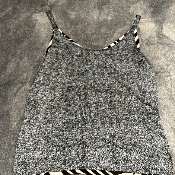 White House Black Market xl reversible  tank - Picture 2 of 3